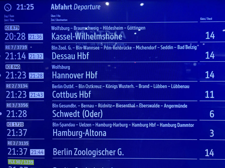 ... hier waren es "nur" etwas über 1 Stunde Verspätung ... es sollte sich noch ändern ...