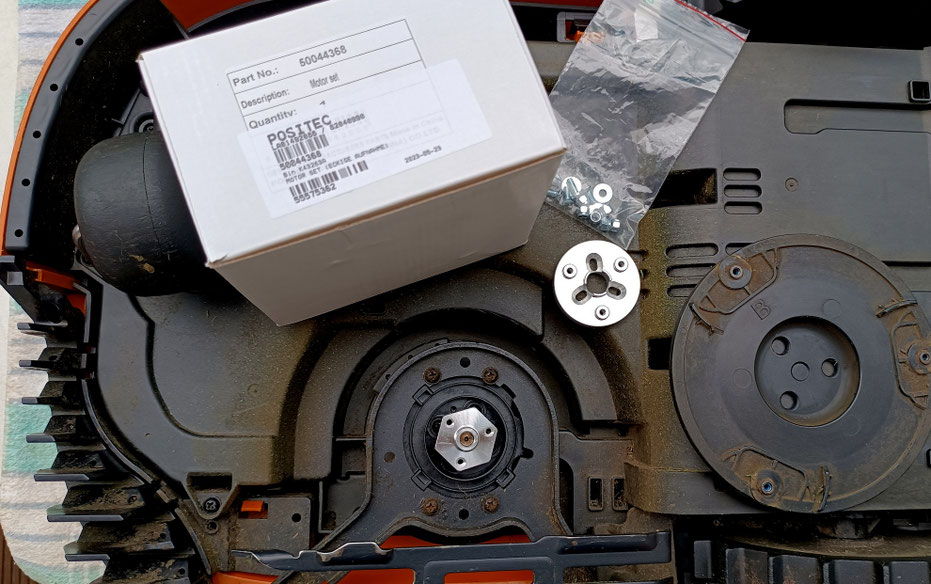 Mähwerk mit neuer Aufnahme und Adapter für den Mähteller