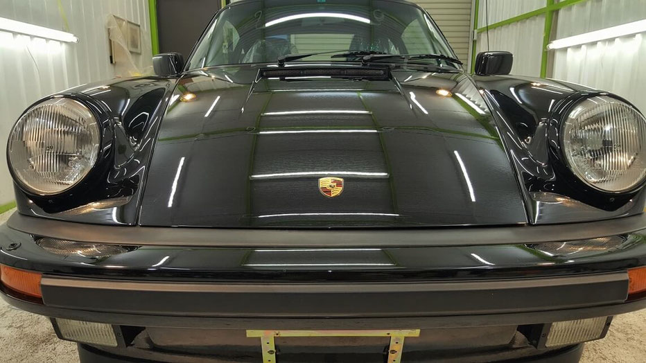 ９３０ターボ 磨き・ナノガラスコーティング施工 黒ソリッドの研磨