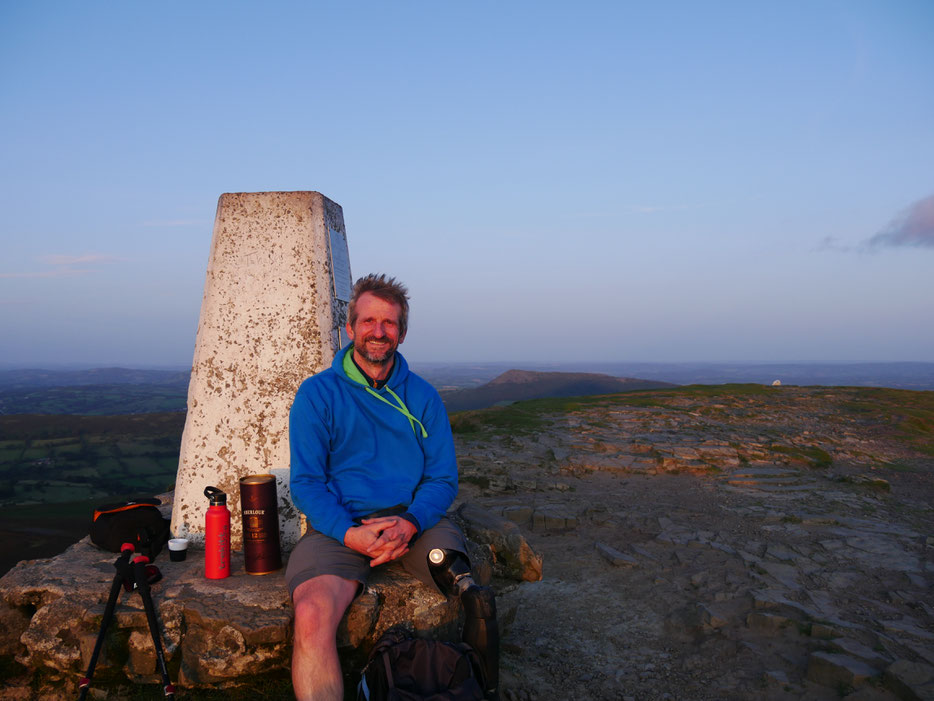 Even if this picture suggest otherwise, Whiskey is not a standard item in my emergency kit for longer hikes.