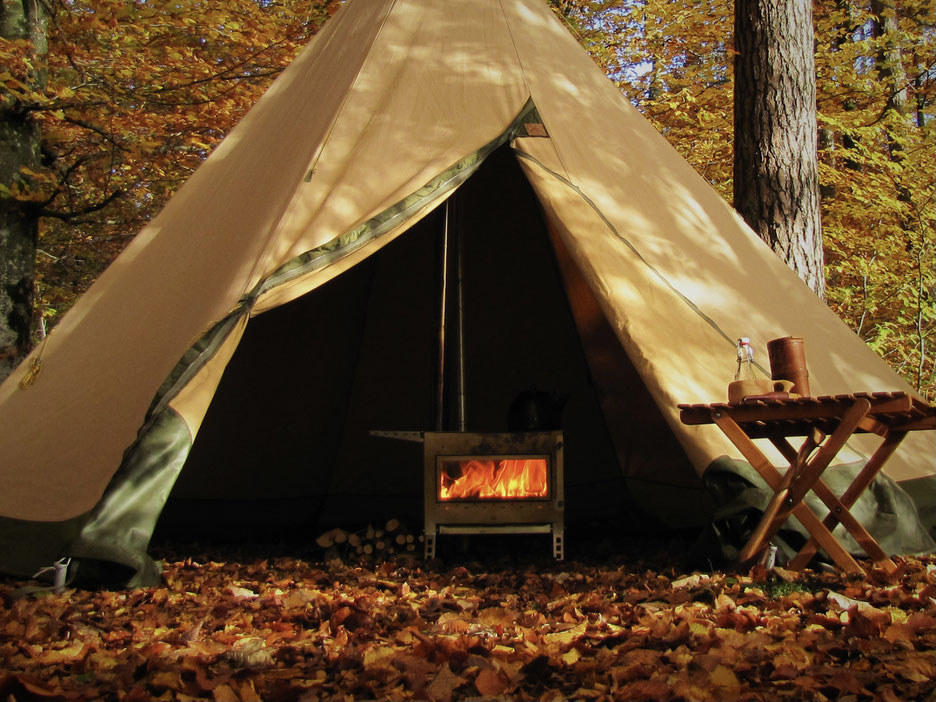 FIBI-STYLE Zeltofen V eingefeuert in einem Tentipi Saphir B/P 9