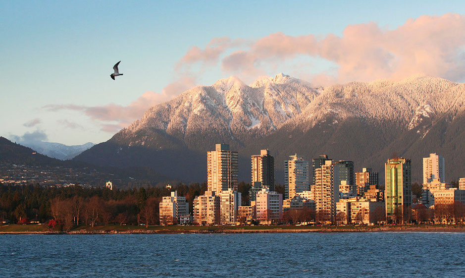 "Vancouver west end" by Socceronly - Own work. Licensed under CC BY-SA 3.0 via Commons - https://commons.wikimedia.org/wiki/File:Vancouver_west_end.jpg#/media/File:Vancouver_west_end.jpg