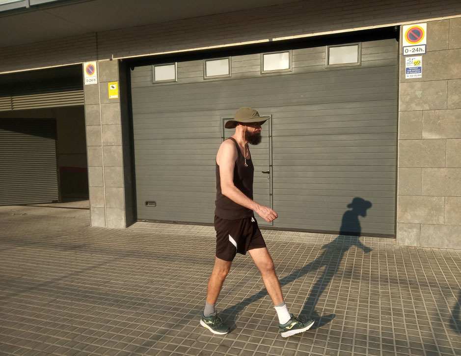 Gabe Abrahams, durante los 10 días de Speed Walking por la costa de Cataluña. 06-2021