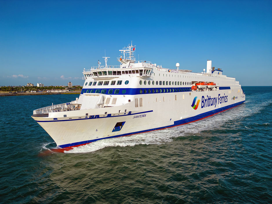 Santoña arrivant à Portsmouth. Photo Gary DAVIES (Maritime Photographic), pour Brittany Ferries