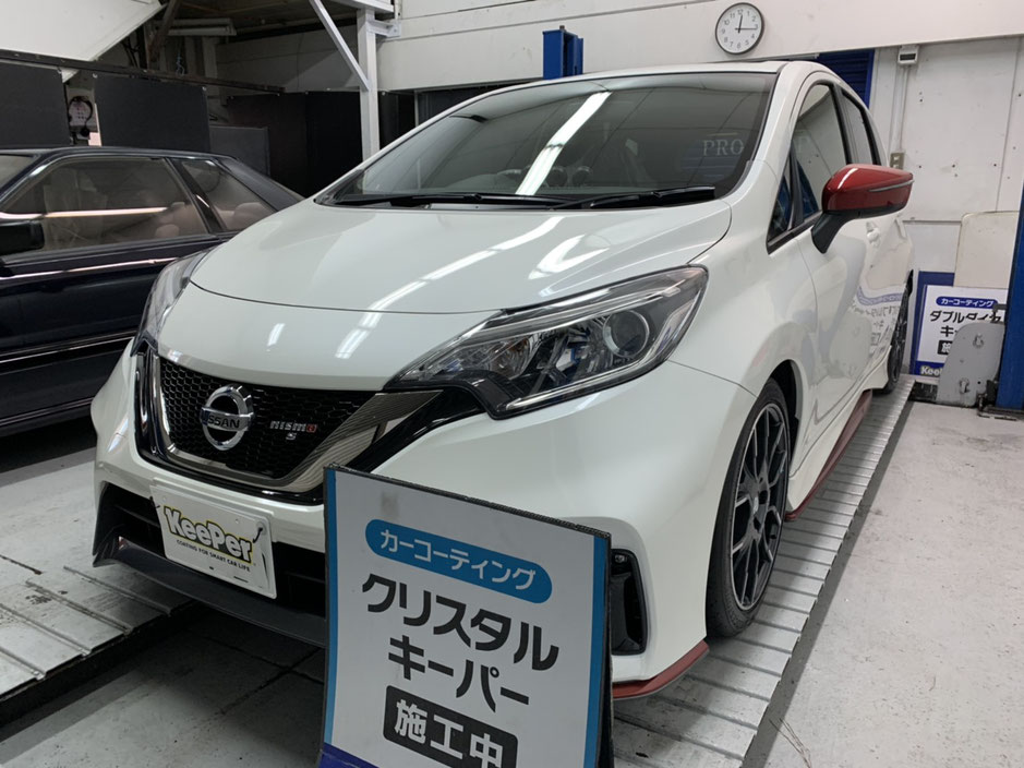 新車の日産ノートにクリスタルキーパーをお任せいただきました。
