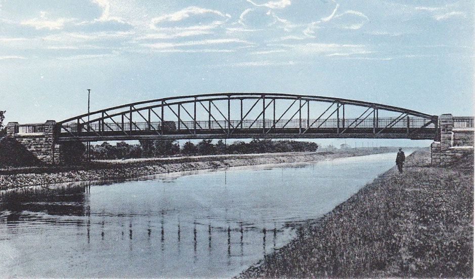 Der Kanal bei Oberaden in den Jahren kurz nach seiner Fertigstellung 1914. (Bildnachweis: Stadtarchiv Bergkamen)