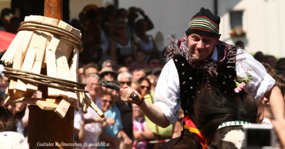 Kufenstechen, Feistritz im Gailtal, Kärnten Brauchtum, Tradition Kärnten, Brauch Gailtal, Tradition in Österreich, Tradition in Kärnten, Gailtal, Nötsch, Gailtaler Tracht, Kufenstechen in Matschiedl, Kufenstechen in St. Stefan
