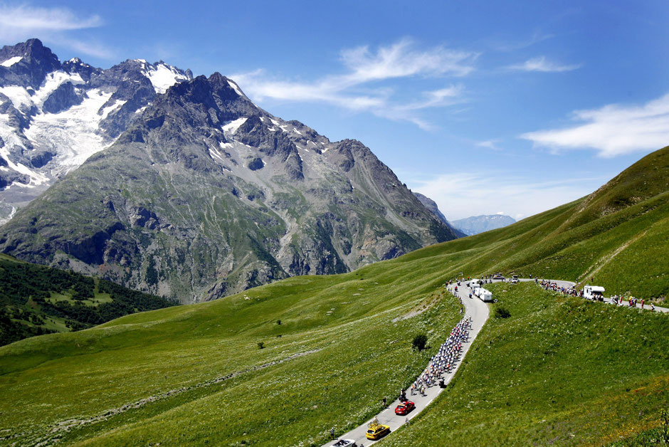 Faszination pur! Das Peloton am Col du Galibier (2645m): Tour de France 2006 - 16. Etappe Le Bourg-d'Osians-La Toussuire.