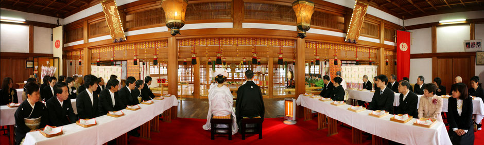 春日神社／桑名宗社での神前結婚式（白無垢＆紋付袴）の風景
