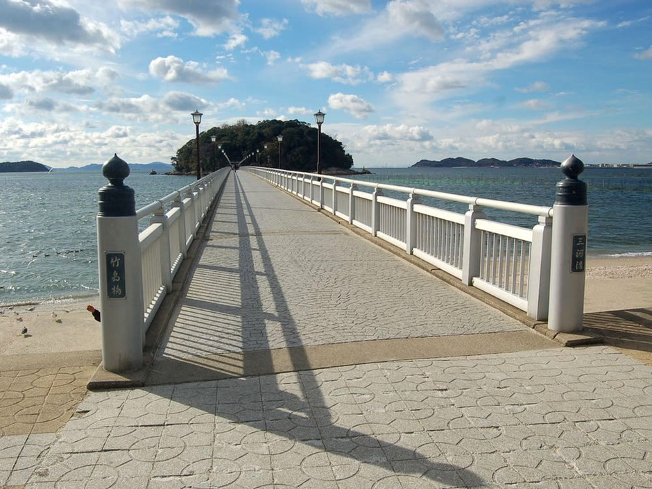 三河湾に架かる橋を渡って竹島へ。1度は行ってみたい地元の人気スポット