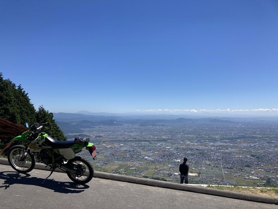 意外と知らないライダーも多い岐阜県の絶景スポットのひとつがここ。ちなみに地元では夏の夜景スポットとしても有名