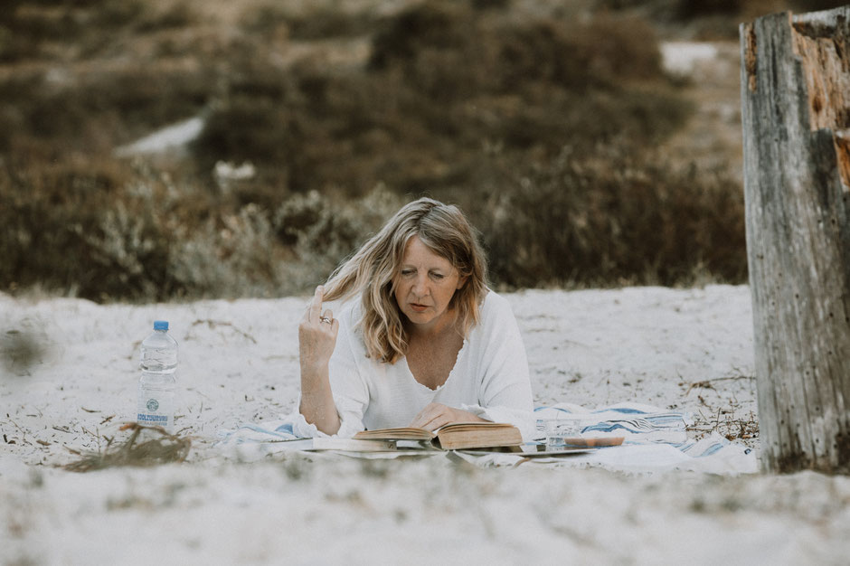Door yoga, ademhaling en meditatie ontstaat meer ruimte voor ontspanning en herstel.