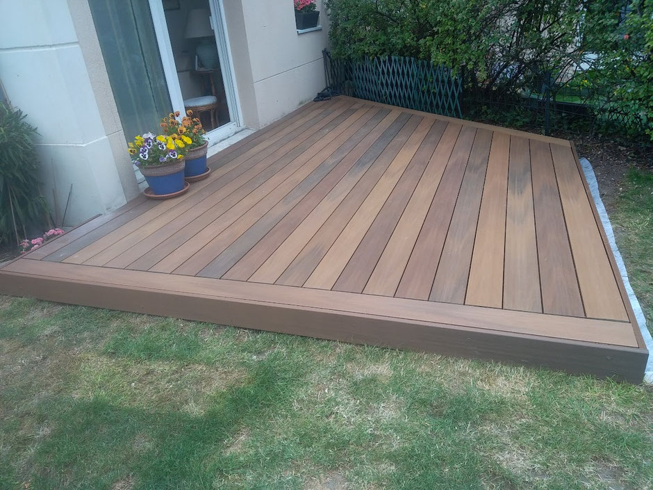 Terrasse en bois composite nuance ipé SILVADEC à AVON (77)