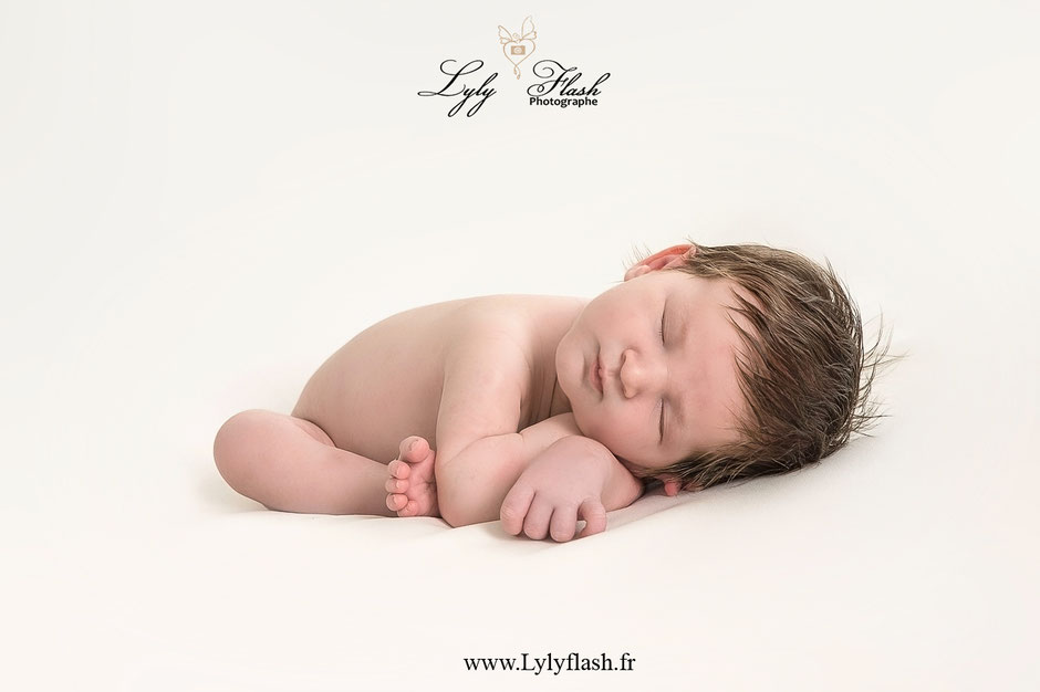 photo newborn posing