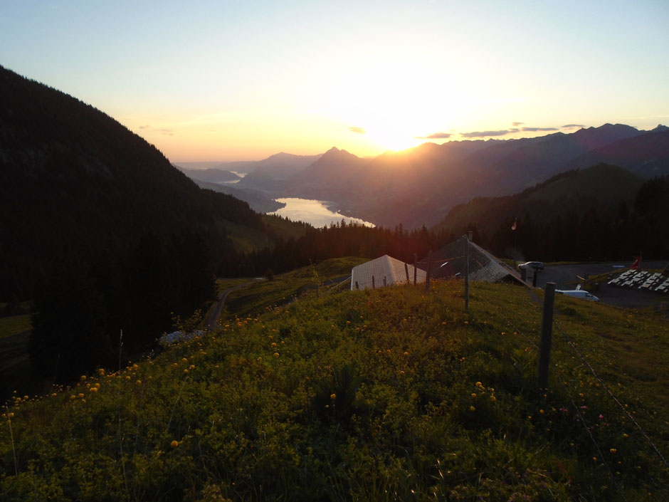 Sonnenaufgang auf der Fluonalp, Übernachten auf der Alp in Obwalden auf 1538 m ü. M.