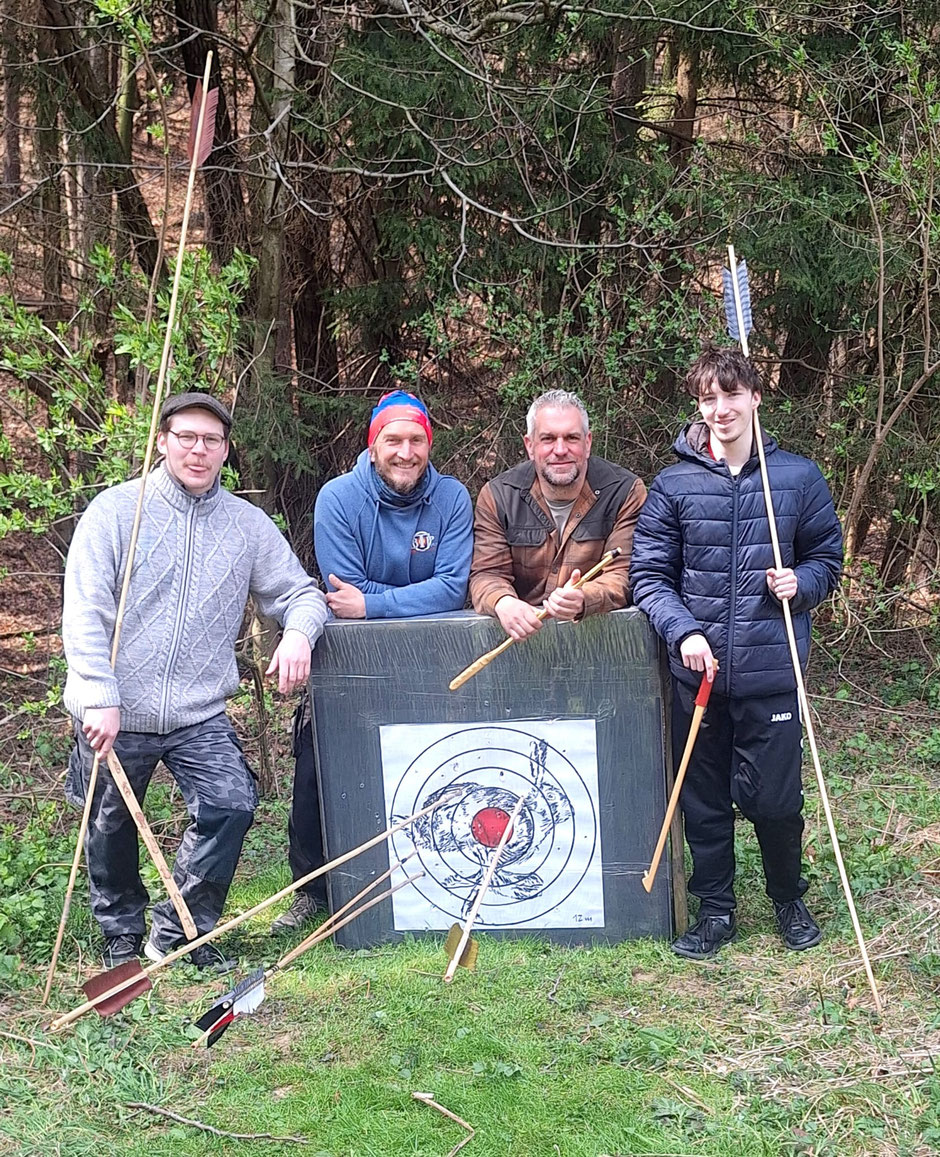 "Meine Gruppe" beim Speerschleudern