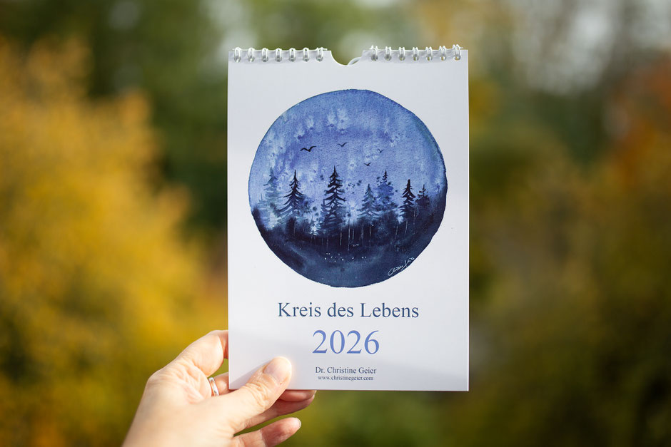 #kreisdeslebens #kunstkalender2026 #aquarellkunst #naturinspiration #krafttier #blütenzauber #jahreskreis #seelenkunst #achtsamkeitimalltag #kunstmitseelet #aquarellillustration #poetischekunst, naturverbundenheit, künstlerkalender #lebenskreislauf