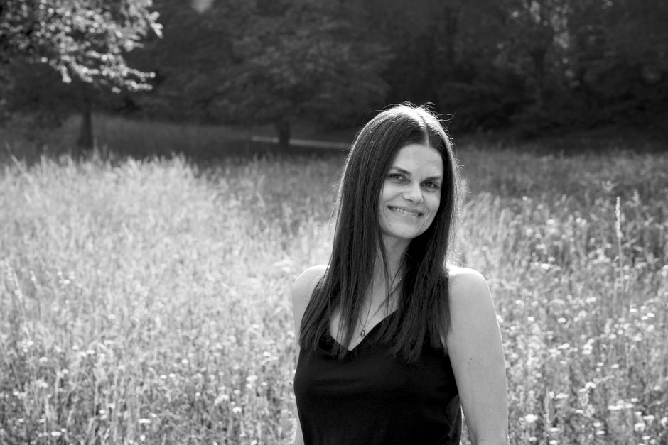 Einfach in Beziehung sein. Coaching für Frauen. Your feminine Space.