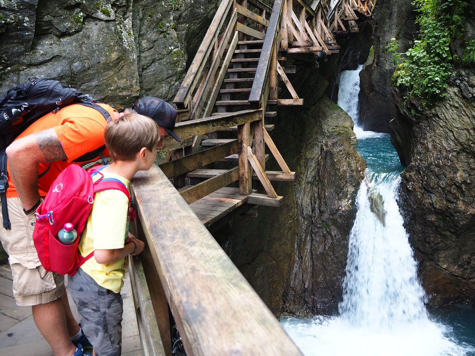 Sigmund Thun Klamm mit Kindern