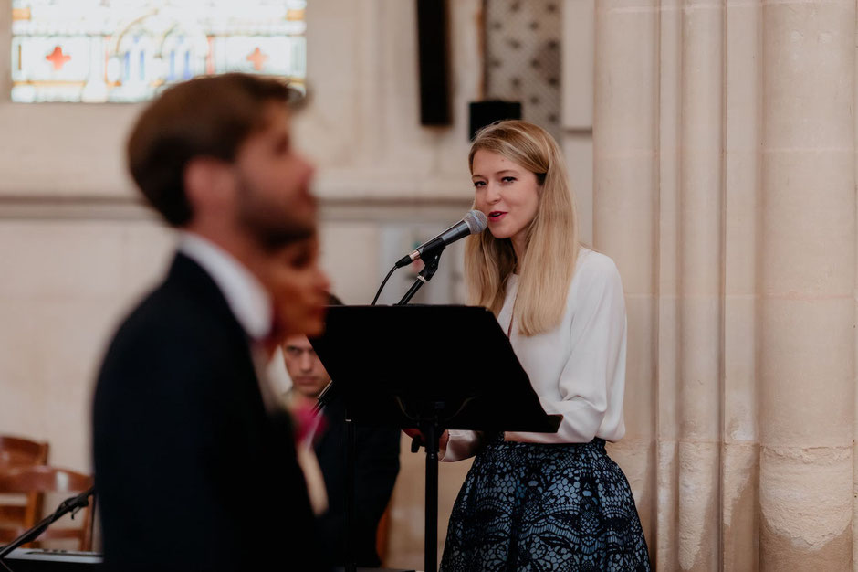 Cérémonie religieuse à l’église Saint-Aubin de La Flèche 🎤 Chanteuse animatrice et pianiste, répertoire : Hallelujah, Amazing Grace, Tu es là au cœur de nos vies, Glorious