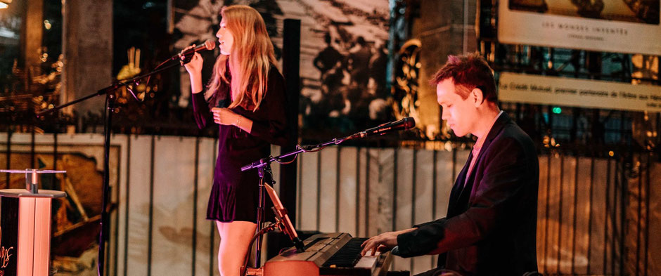 Prestation en duo dans une demeure historique à Valençay, idéale pour un mariage ou une réception privée.