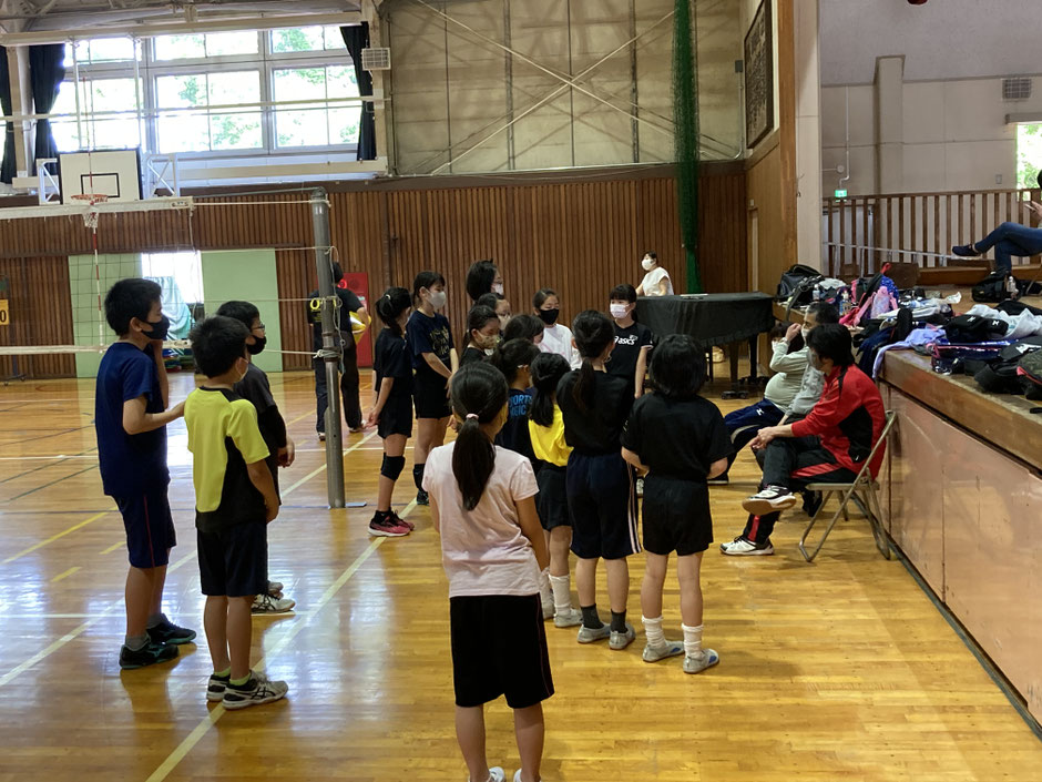 体験入部は女子ばかり( ；∀；)　男子の入部もお待ちしています。