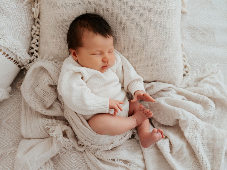Neugeborenen-foto-shooting-babyfotografie-dresden-ottendorf-okrilla-radebeul-weixdorf-radeberg-klotzsche