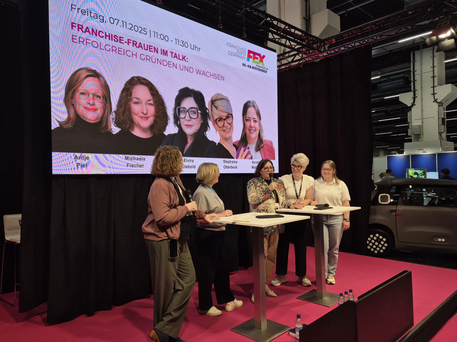 Michaela Fischer, Antje Piel, Elvira Diebold, Stephanie Otterbeck, Kerstin Matthes (v.l.n.r.) © Bellone Franchise Consulting GmbH