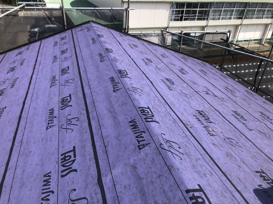 屋根カバー工法：ヒランビーの特徴