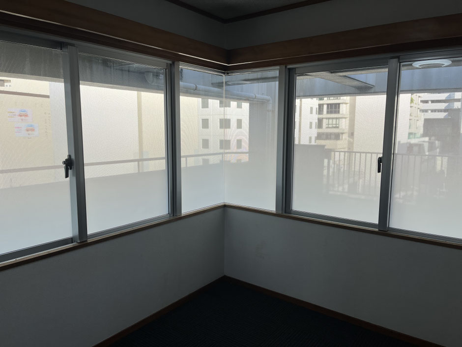 グラデーションフィルム施工後の室内からの見た目