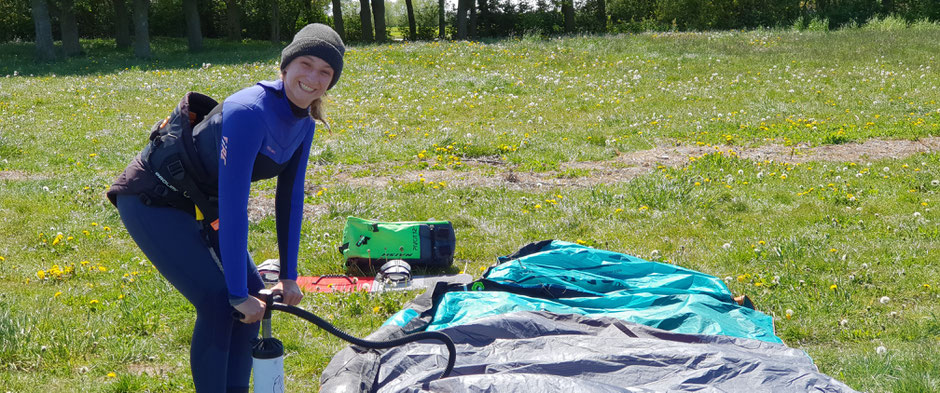 Smiley Faces in deiner VDWS Surfschule an der Ostsee. Buche jetzt deinen Surfkurs und Kiten lernen am Salzhaff