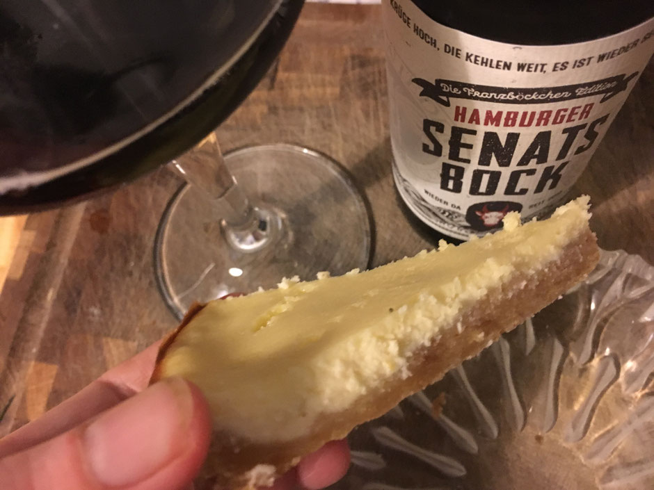 Franzbrötchen Senatsbock und Franzbrötchen-New York Cheesecake - kurz vor Verzehr