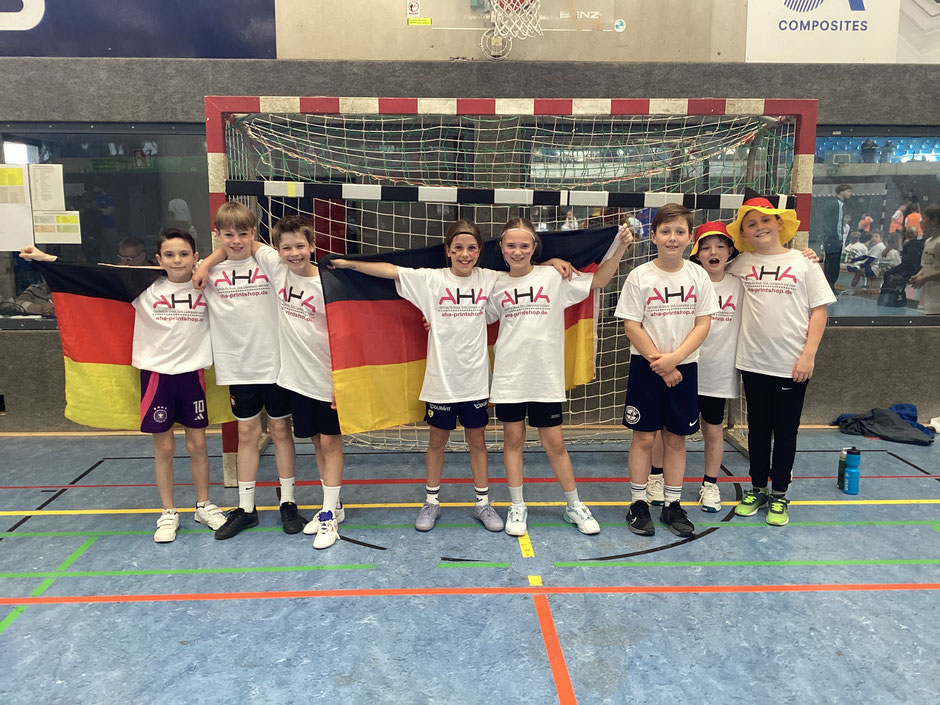 Due ganze Mannschaft in der Halle