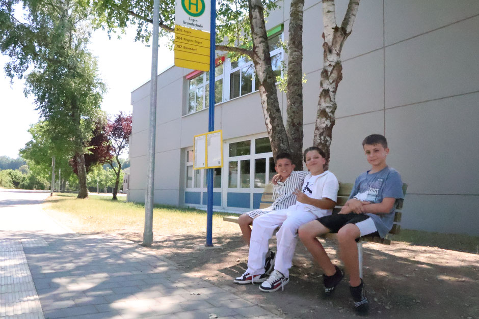 Neue Sitzgelegenheit an der Bushaltestelle