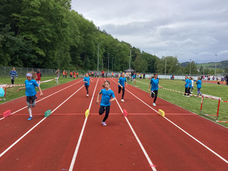 Mädchen beim Sprint