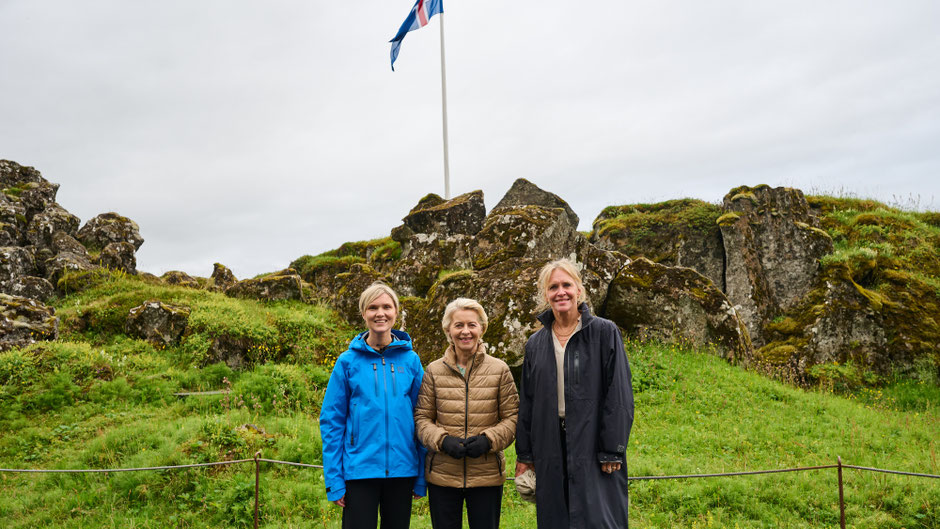 EU-Präsidentin von der Leyen, Premierministerin Frostadóttir und Außenministerin Gunnarsdóttir. EC - Audiovisual Service.