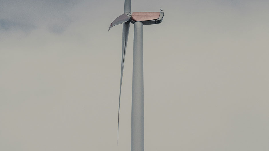 Windkraftanlage. Bild von Ante Samarzija auf Unsplash.