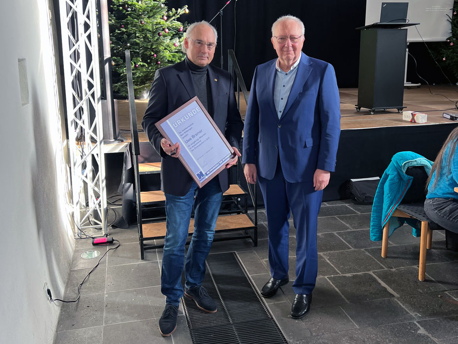 Ehrung in Cochem: Uwe Bremer mit Hermann Hubing (v.l.)