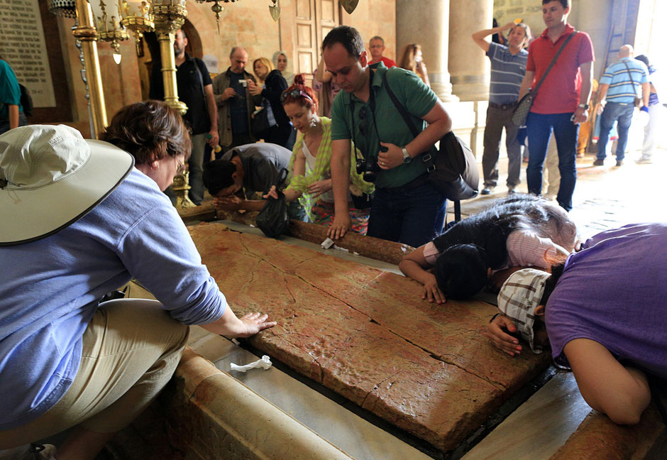 The Stone of Anointing. Holy Sepulchre Church. Jerusalem. Israël.