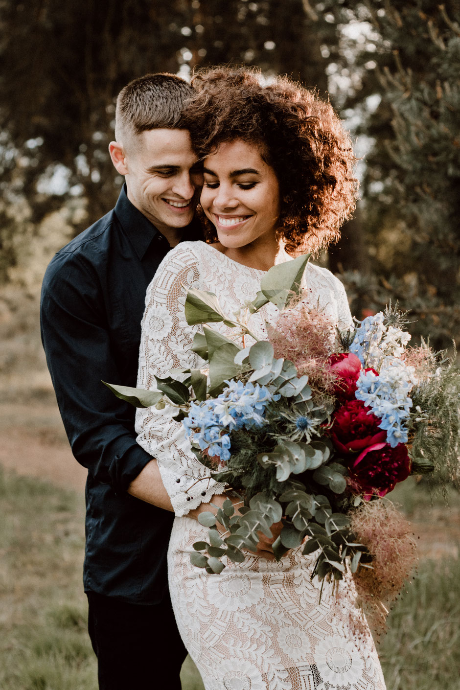 hochzeitsfotografie-belinda-bäuerle-wedding-pärchenshooting-coupleshooting-blumenstrauß