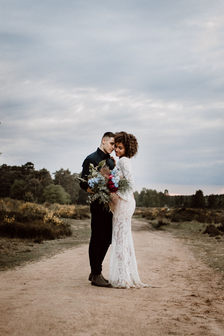 hochzeitsfotografie-belinda-bäuerle-wedding-pärchenshooting-coupleshooting-brautstrauß