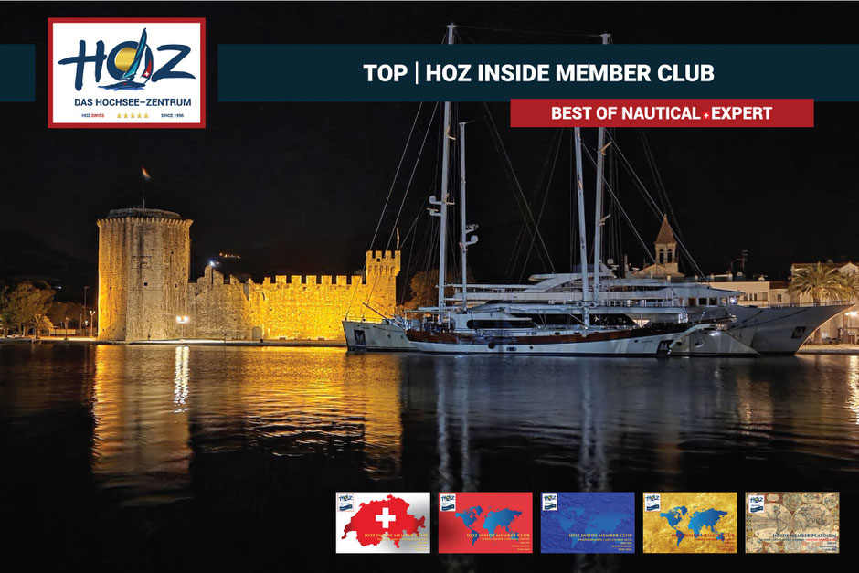 Yacht vor nächtlich beleuchteter Mittelmeerfestung – Symbolbild für den HOZ INSIDE MEMBER CLUB und seine fünf globalen Memberkarten.