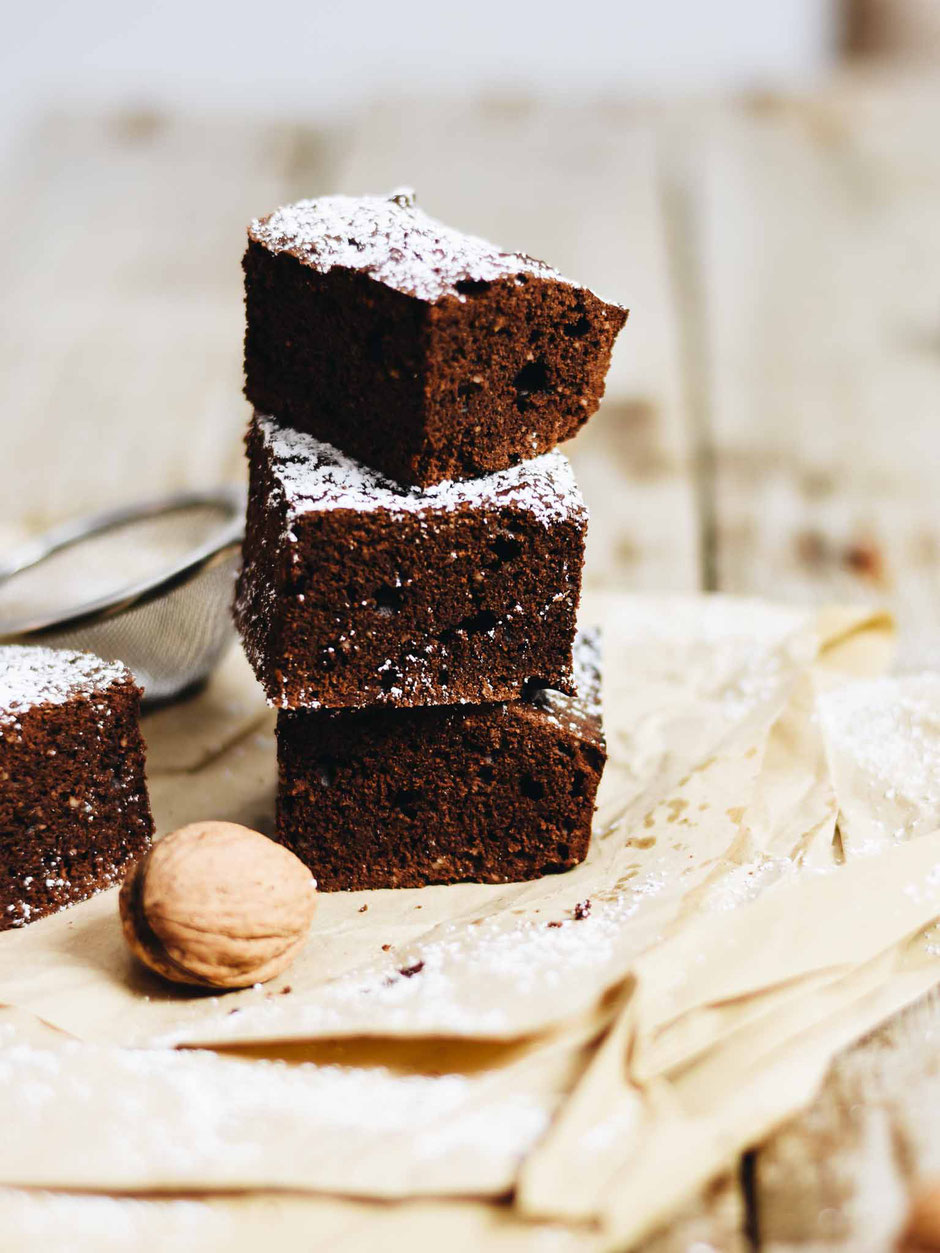 SCHOKOLADENBROWNIES MIT WALNÜSSEN