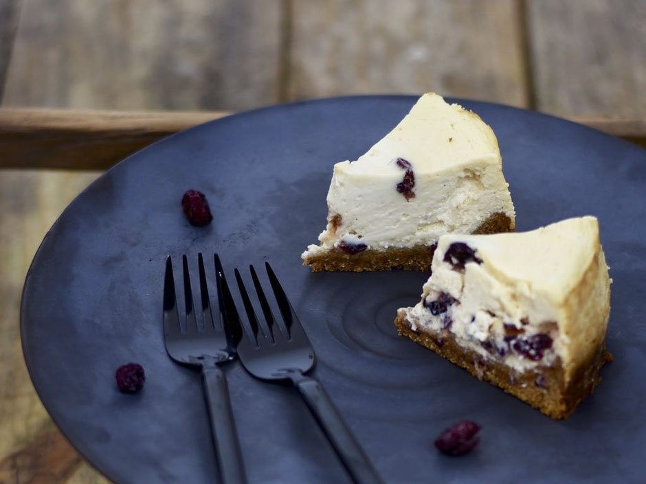 CHEESECAKE MIT CRANBERRIES