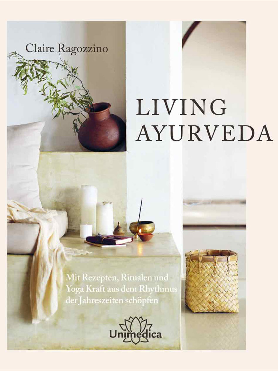 LIVING AYURVEDA BUCHREZENSION