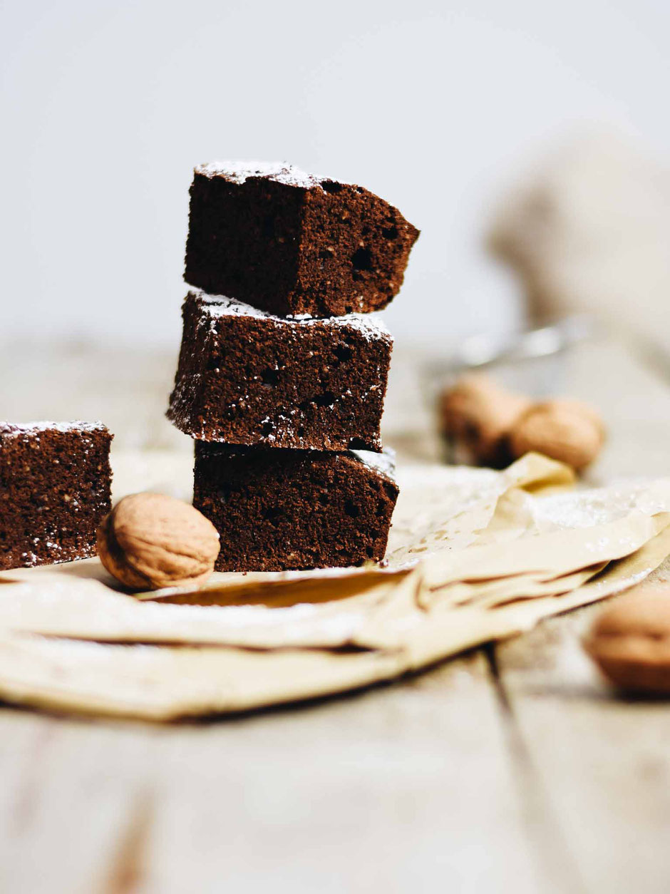 SCHOKOLADENBROWNIES MIT WALNÜSSEN