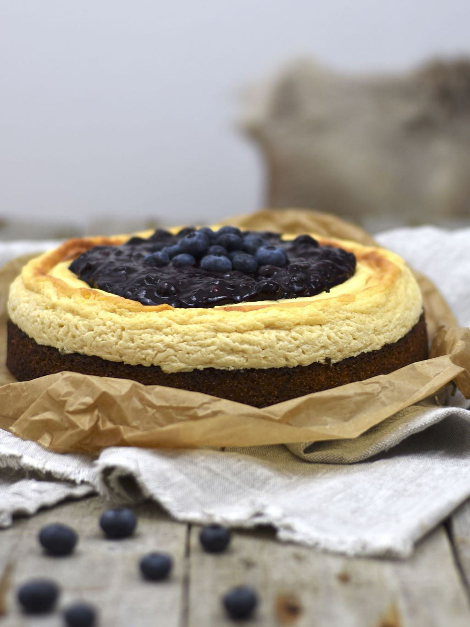 Polenta Heidelbeer Cheesecake