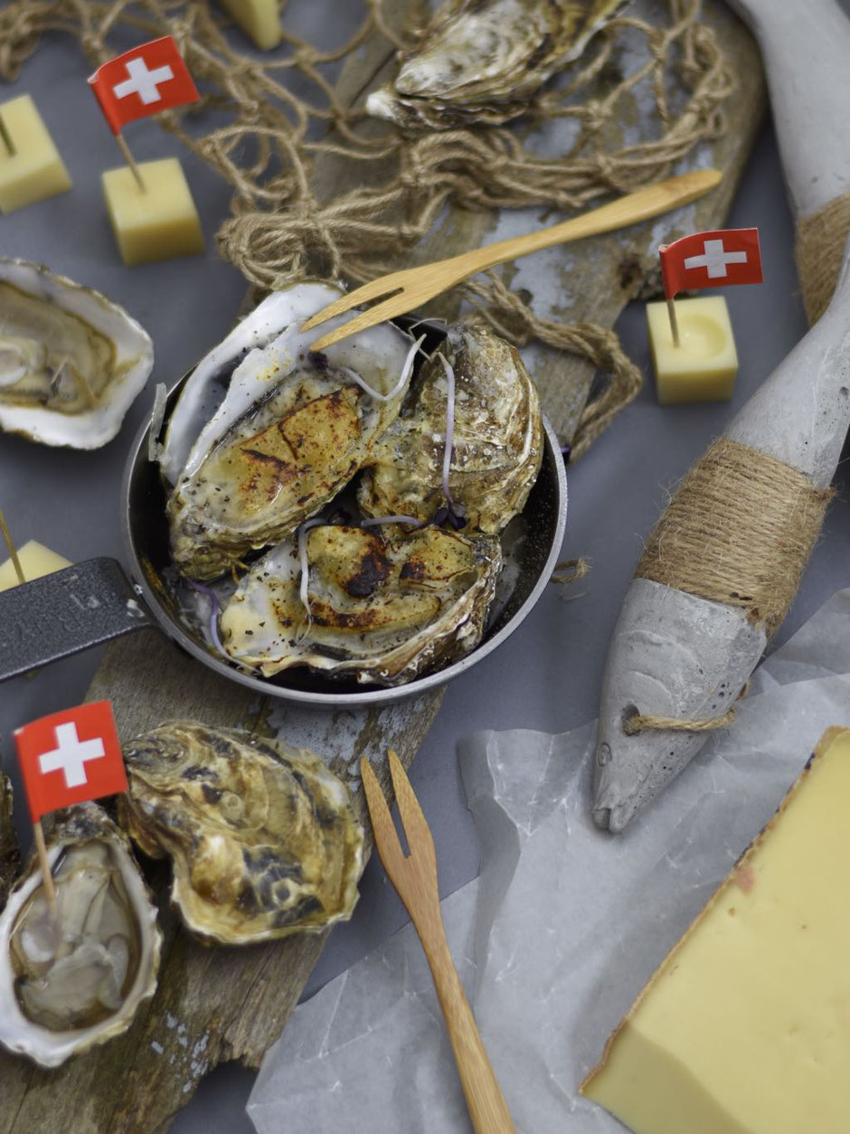 KÄSEPLATTE MIT ÜBERBACKENEN AUSTERN CHÄSPLÄTTI AHOI