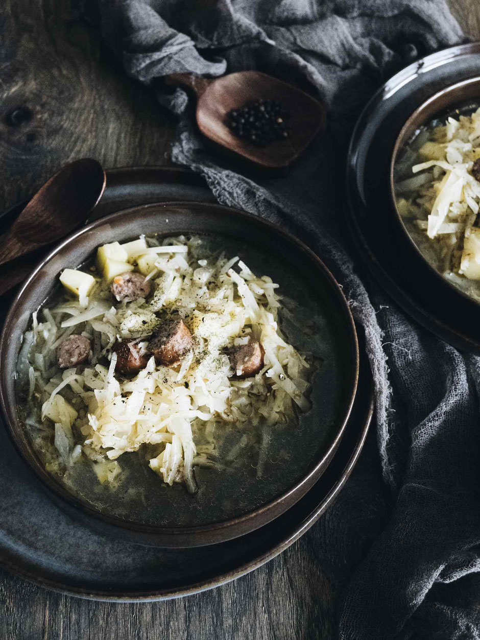 KOHLSUPPE MIT KARTOFFEL & PINKEL - IDEALE RESTEVERWERTUNG UND MEAL PREP FÜR DIE NÄCHSTE WOCHE MIT EINER LECKEREN WURST ALS EINLAGE