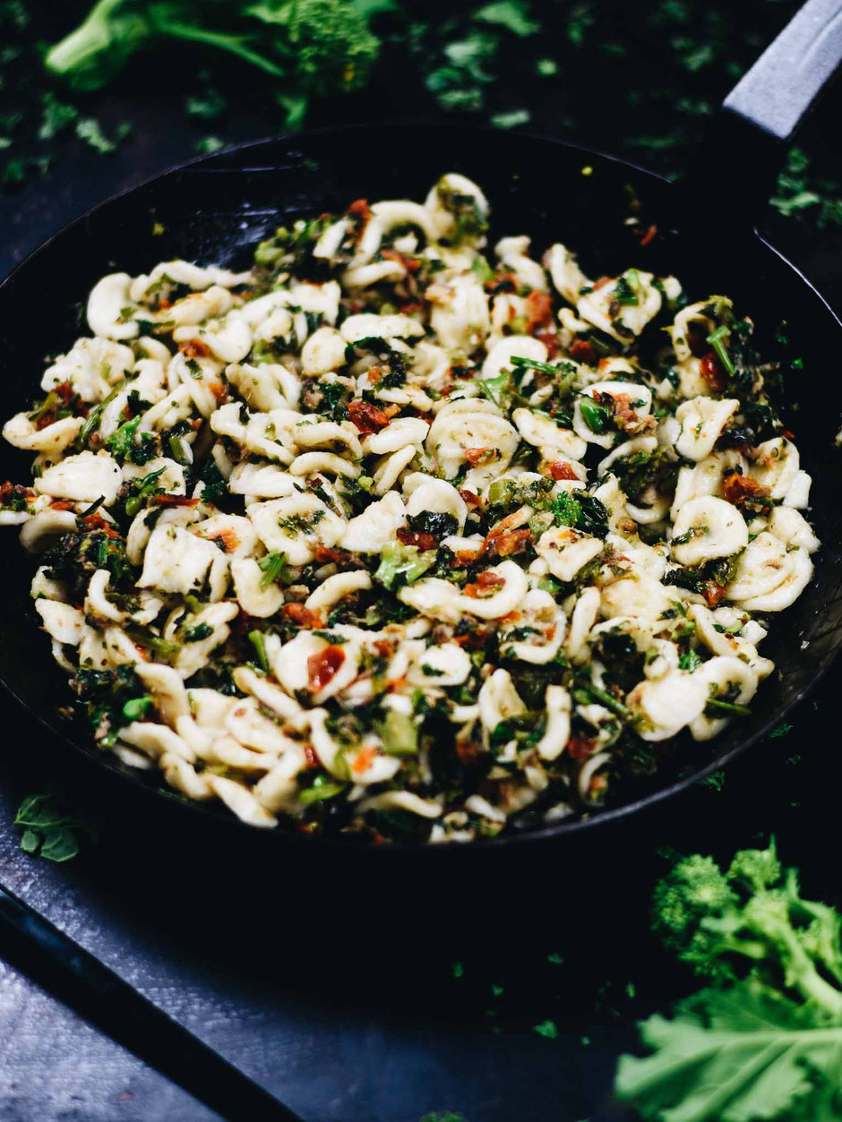 ORECCHIETTE AL CIME DI RAPE - NUDELN MIT STÄNGELKOHL